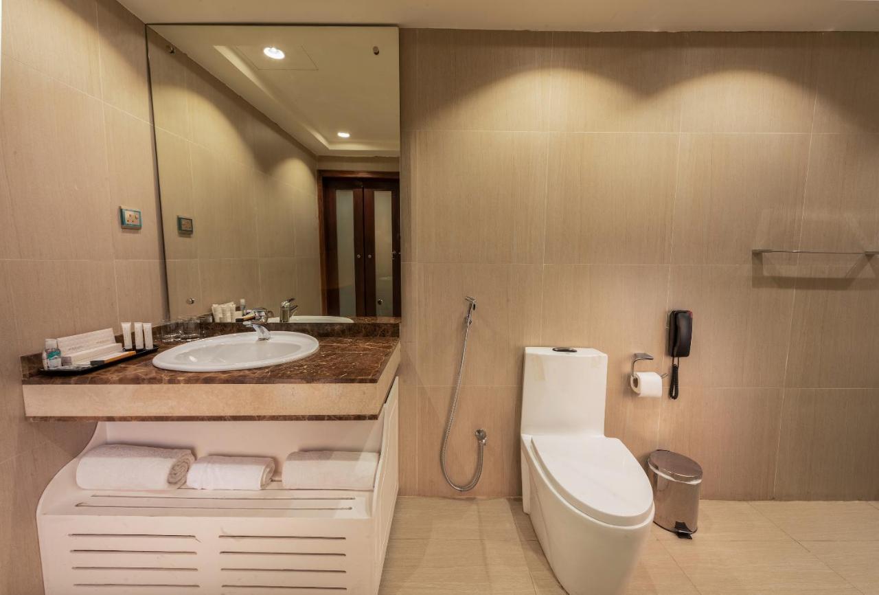 Blue Inn Boutique Abha Dış mekan fotoğraf A modern bathroom