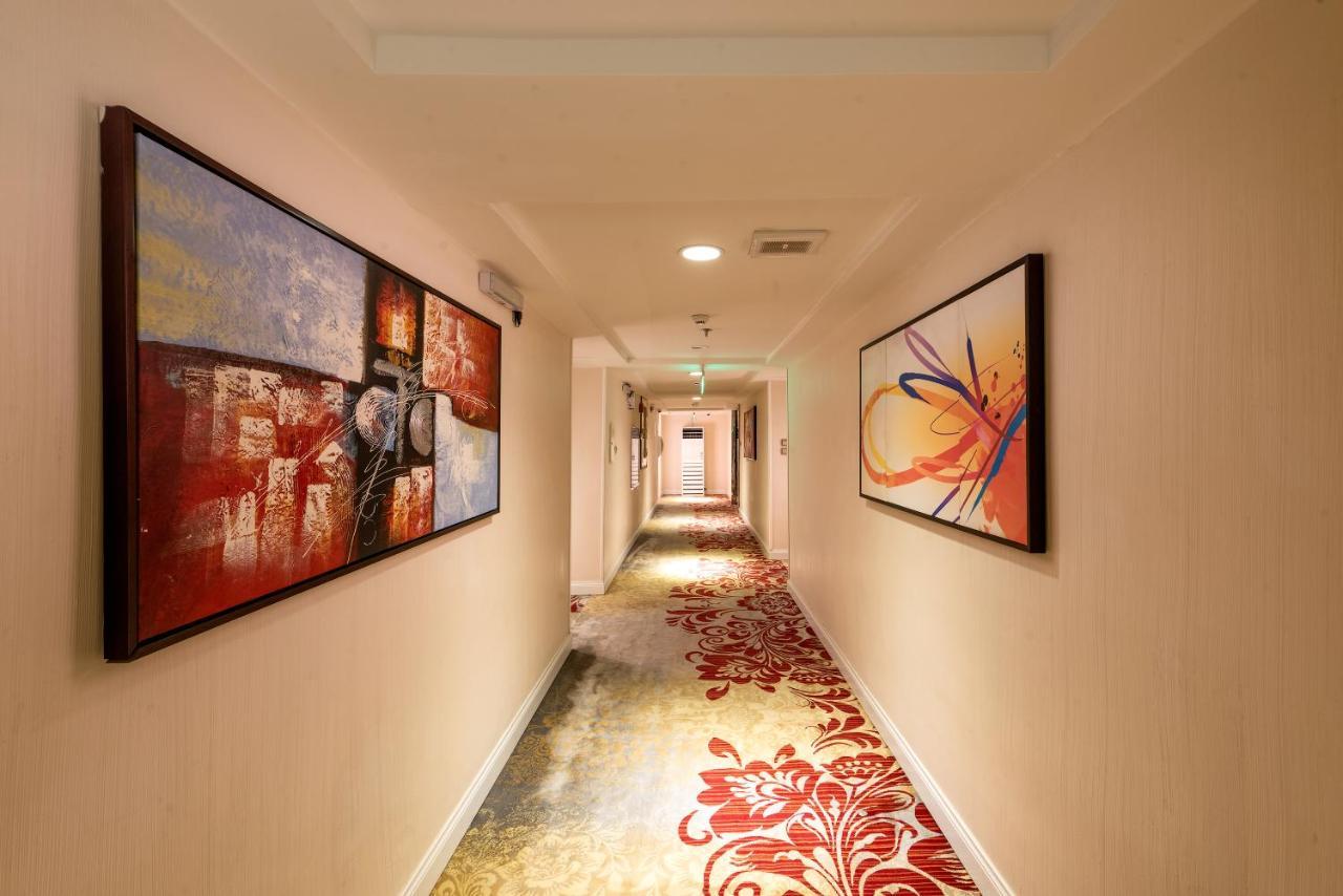 Blue Inn Boutique Abha Dış mekan fotoğraf A corridor at the hotel